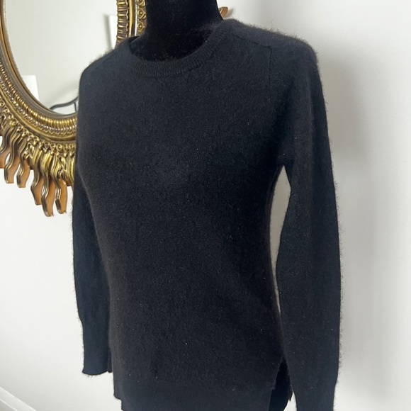 Classic Cashmere Black Sweater size S - Picture 5 of 7